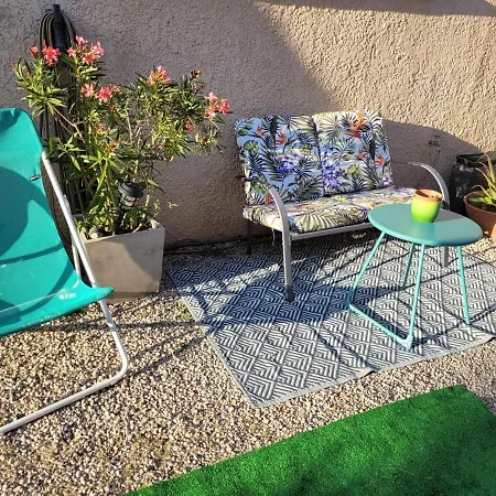 Quarto em Acomodações Particulares Privee Chez L'habitant En Rez-de-jardin *