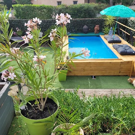 Privee Chez L'habitant En Rez-de-jardin Homestay
